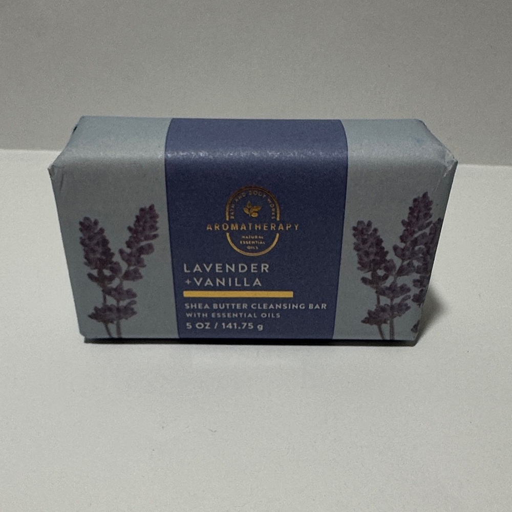NEW Bath & Body Works Aromatherapy Lavender Vanilla Shea Butter Cleansing Bar